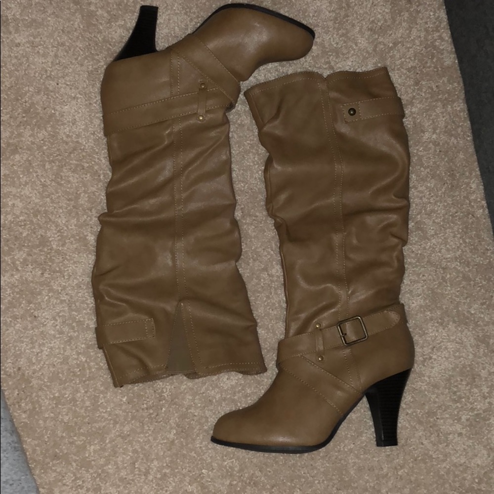 Heeled boots